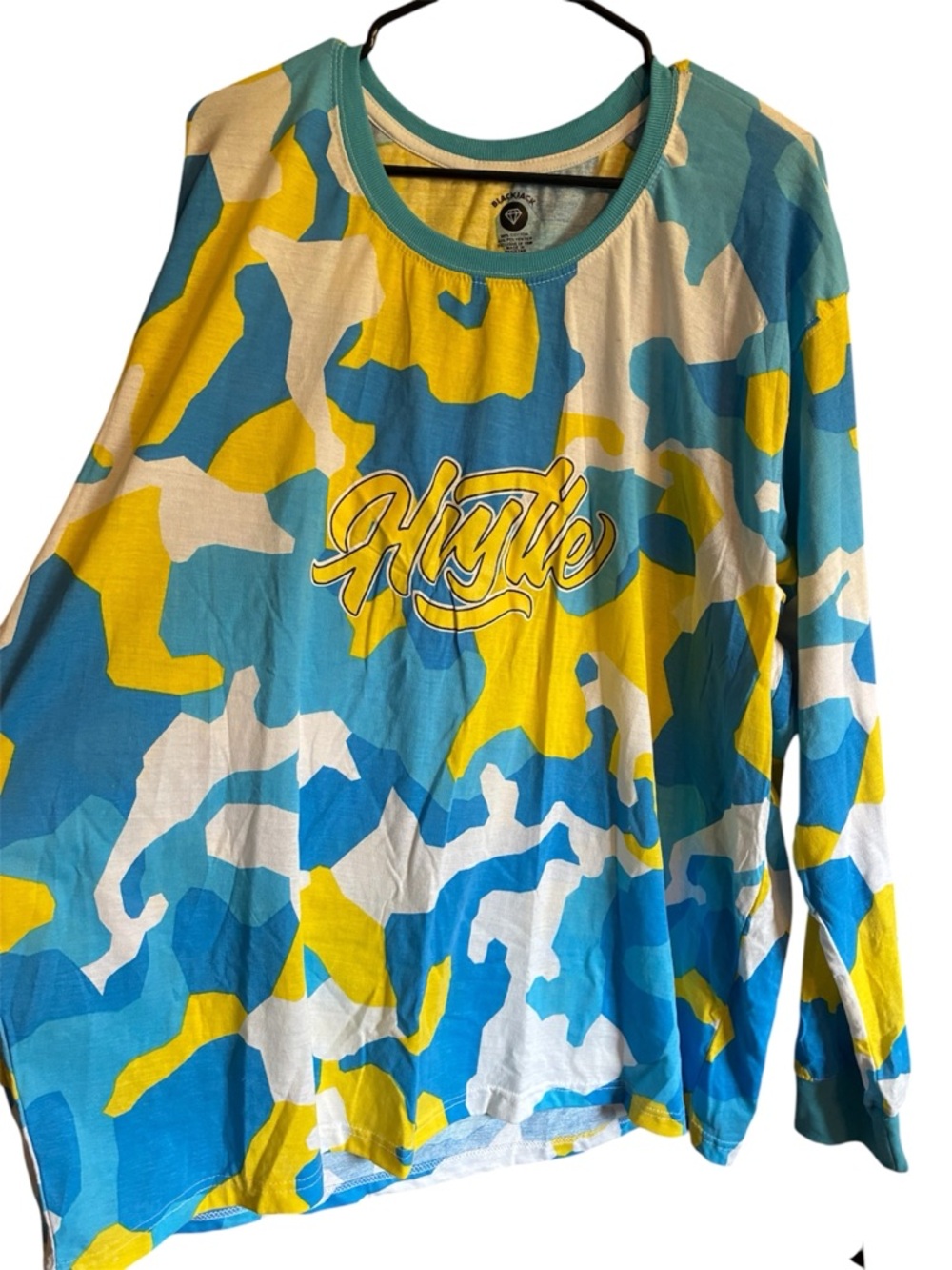 NWOT Hustle AO Camo Blue and Yellow